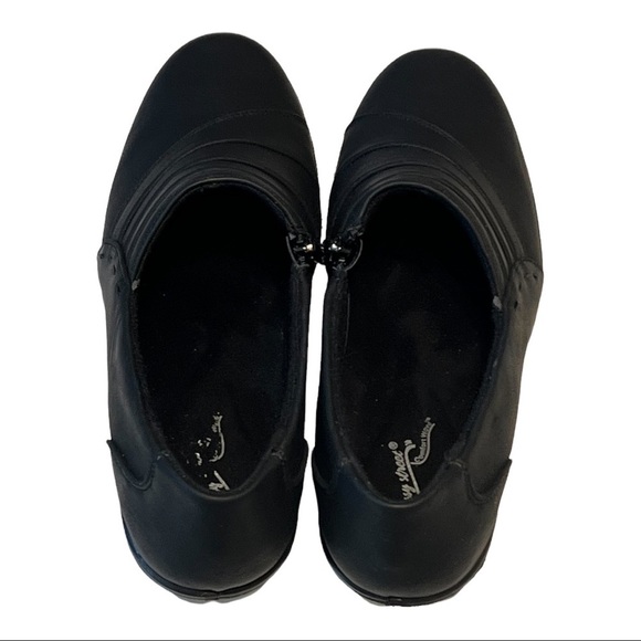 Easy Street Dee Clog Women’s 8.5 Black Ruched All Day Comfort Shoe w/1.5” Heel - Picture 3 of 6